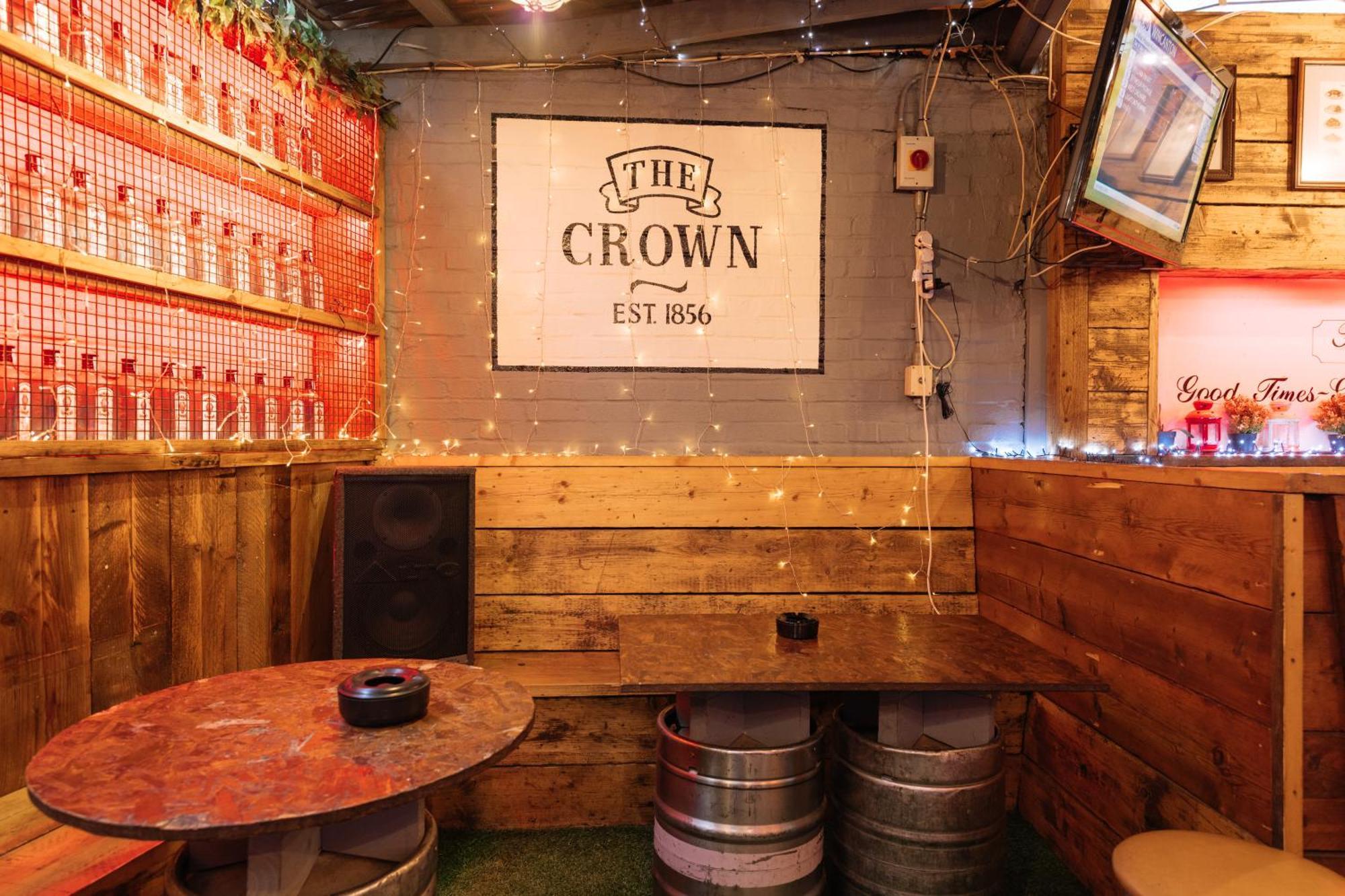 Pensión The Crown Pub & 4*